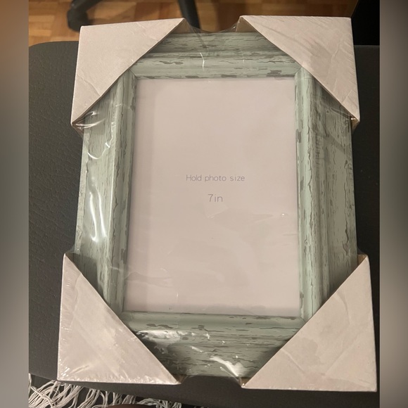 Donated 
New 5/7 inch photo frame - Picture 1 of 1